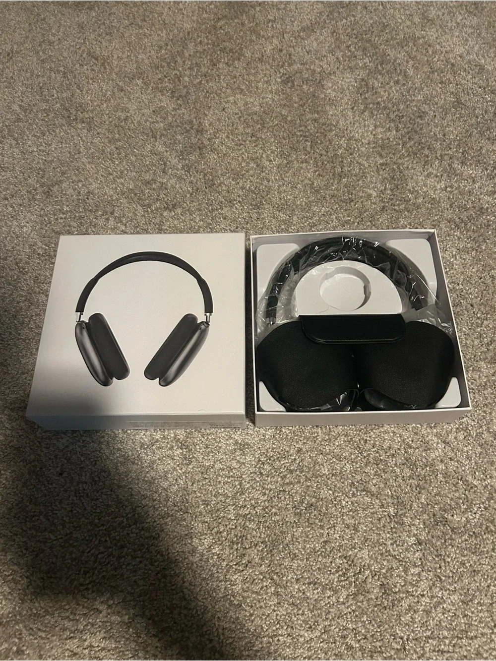 Apple Over-Ear Headphones - Space Gray